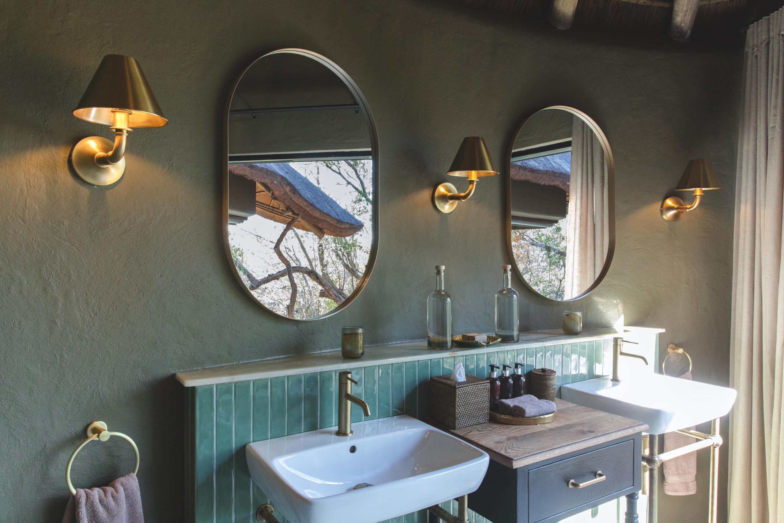 Luxury Suite Bathroom_1