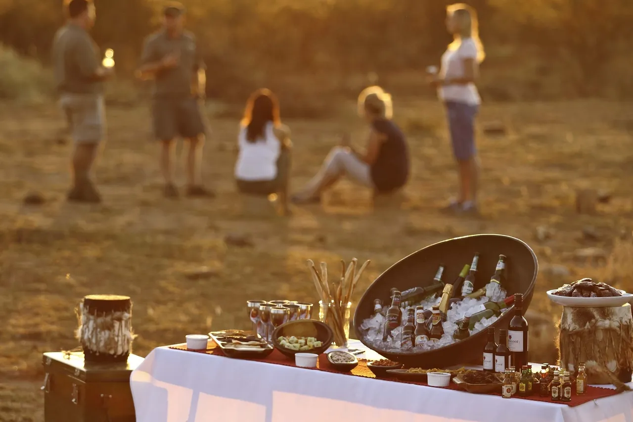 Sundowners4_44085a960aeecfce3e46bcb76e3e6d3e