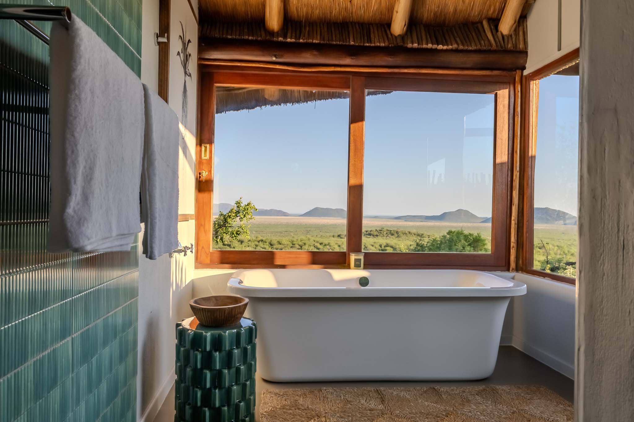luxury_suite_bath