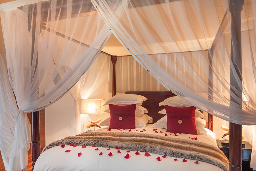 royal-madikwe-honeymoon-suite
